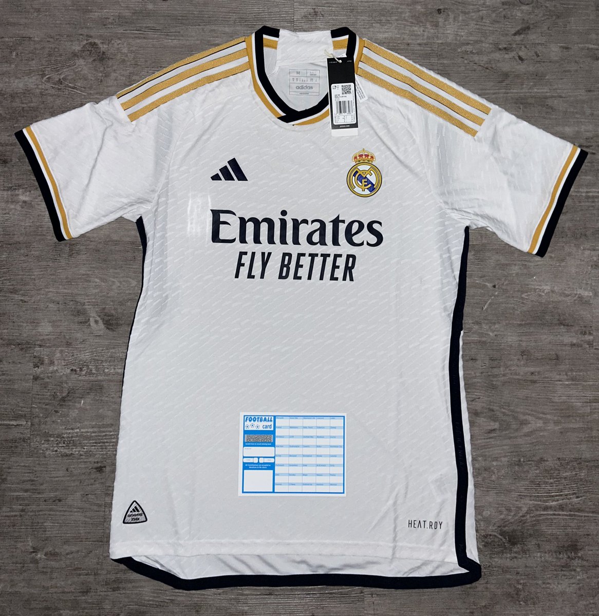 👑 RAFFLE! 👑
-
Here we have the Real Madrid Home shirt for the 23/24 Season, BNWT and player version!

The shirt is size Medium, and spaces on this are one are only £2.50 each. Drop me a DM or comment below to get involved!

Good Luck 👍