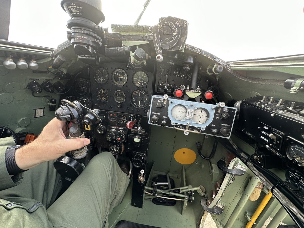 RogNic91's tweet photo. Guess which aircraft I was in today? https://t.co/daeUleLjU8