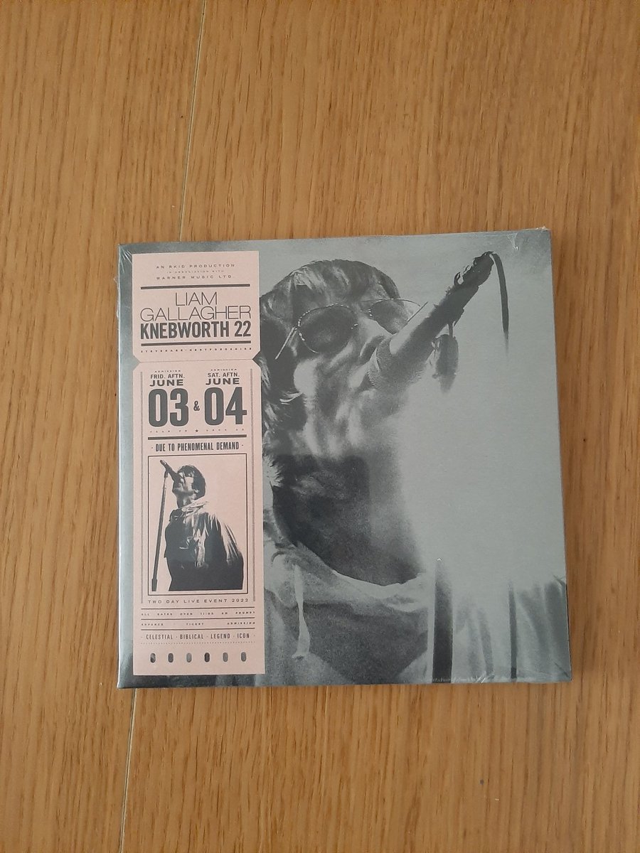 lanks71's tweet photo. @liamgallagher  2 days early👍🤘cheers Amazon https://t.co/HfZxBIvMbG