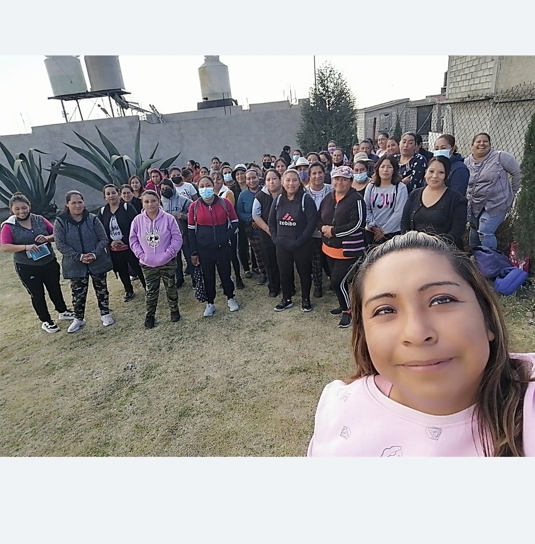 SilviaCortsMed1's tweet image. Que bonitos recuerdos de cada una, siempre dando todo su apoyo vamos por más 😃😃👌
#AlfredoDelMazo 
#Toluca
#Distrito34