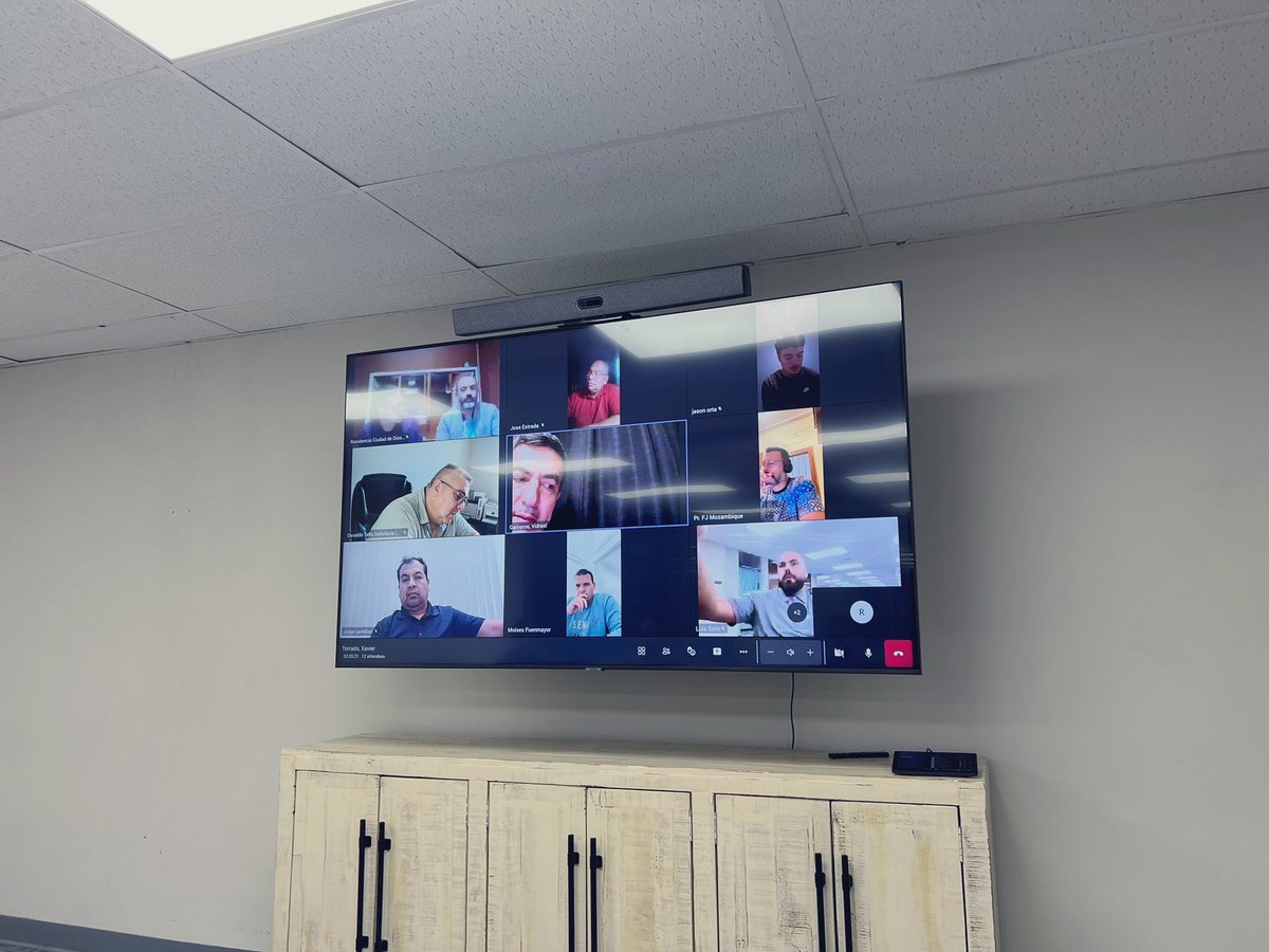 luissoto08's tweet photo. Excelente tiempo esta mañana con mis hermanos hablando del llamado Pastoral en el Programa de Residencia.
#SENDPR
#sendnetworkespañol
#NAMB
#Sendnetwork
#CIBSPR https://t.co/jds5PnuiOe