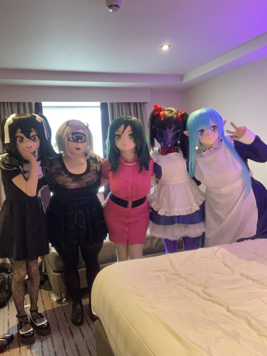 One of the highlights where I met not one, not two, but three other kigs! Big shouts out to @HikariKintsugi @Kikigurumi and @IzumiSan01 for hanging out! I hope to see you guys again!
