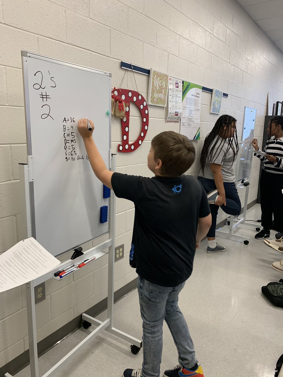 aiken_hs's tweet photo. Working in math communities in Ms Densmore’s. @AikenPublicSch @MidlandValleyHS #CSTatwork #acpsdmath https://t.co/XA2X3GudwT