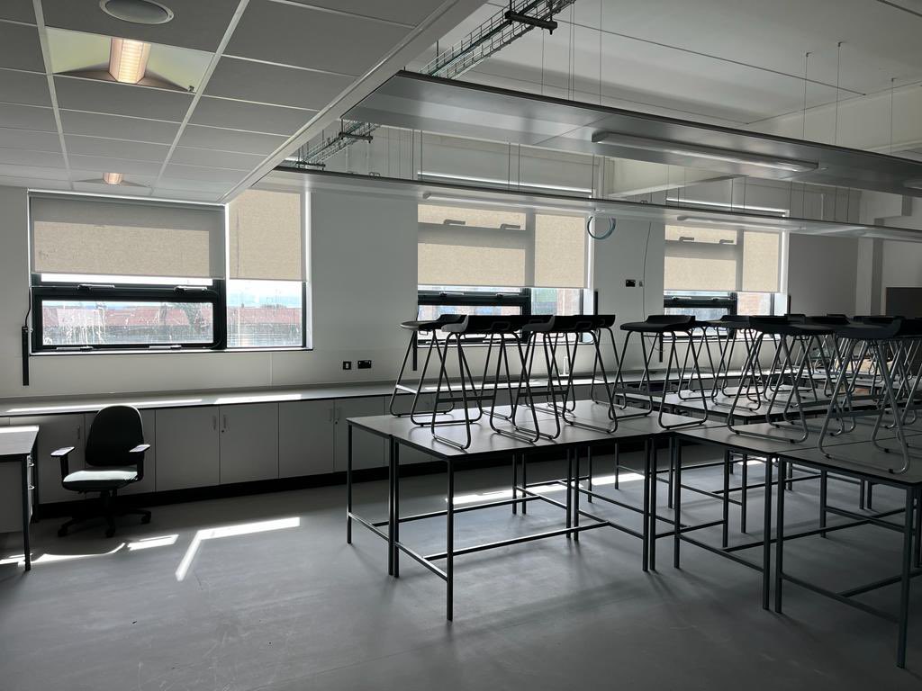 bbswindowblinds's tweet photo. Circa 190 roller blinds installed in yet another brand new school built in Salford.

Just some high level motorised rollers left to install in good time for the new school year. https://t.co/RNletU1ccA