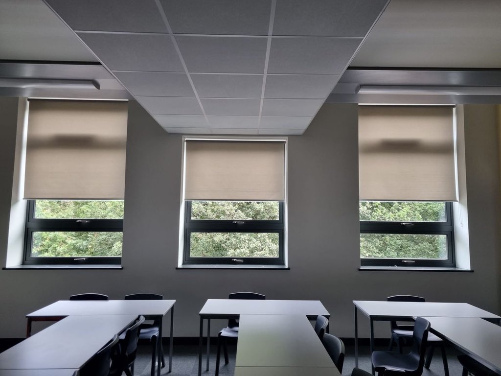bbswindowblinds's tweet photo. Another team in Coventry installing 86 roller blinds this week. Completed without an issue.

#rollerblinds #blinds #commercialblinds https://t.co/60JwAeFQRE