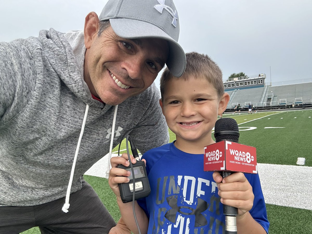 Big thanks to @greenmachinefb for putting up with my intern at practice this morning:) Your Geneseo Score preview coming soon on @wqad @TheScoreWQAD @LarryJohnsen11 @GeneseoHighScho @athleticsGHS