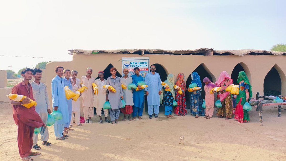 NewHopeFdnPK's tweet photo. #NHF #Mirpurkhas team distributed ration bags in 100 families in different villages of taluka #Sindhri district Mirpurkhas.They provided food door to door to needy peoples. Donated by our USA donos and founding member of NHF Foundation.  #NHFEmergencyRelief #NHFFood #Sindh https://t.co/cF1X6nGjR4