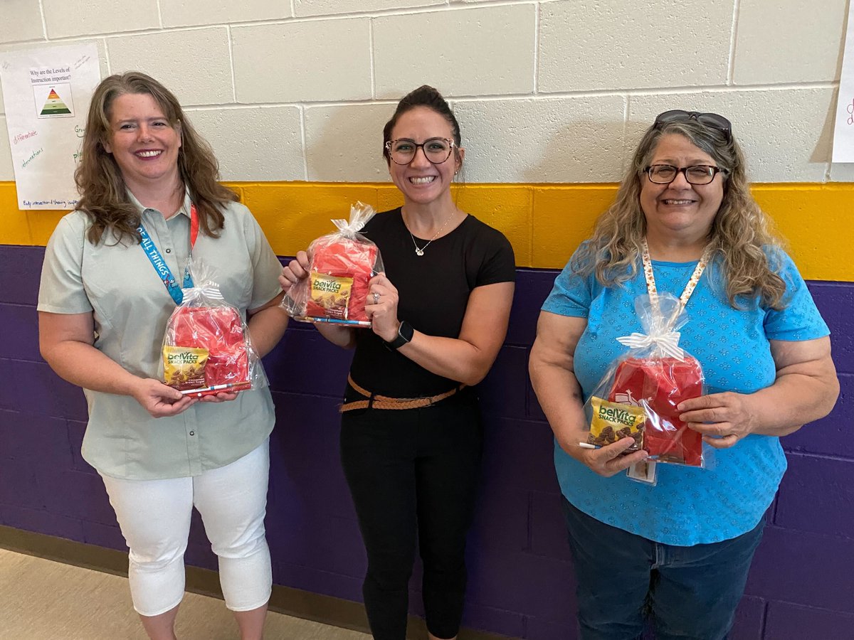 Istationed's tweet photo. We're so excited to kick off the school year with teachers all across NM! Istation's @TxTnchica led a professional development session with over 150 educators from @AlamoSchools. #SupportingEducators #RedCapeCommunity https://t.co/VJzkV6Xd5m