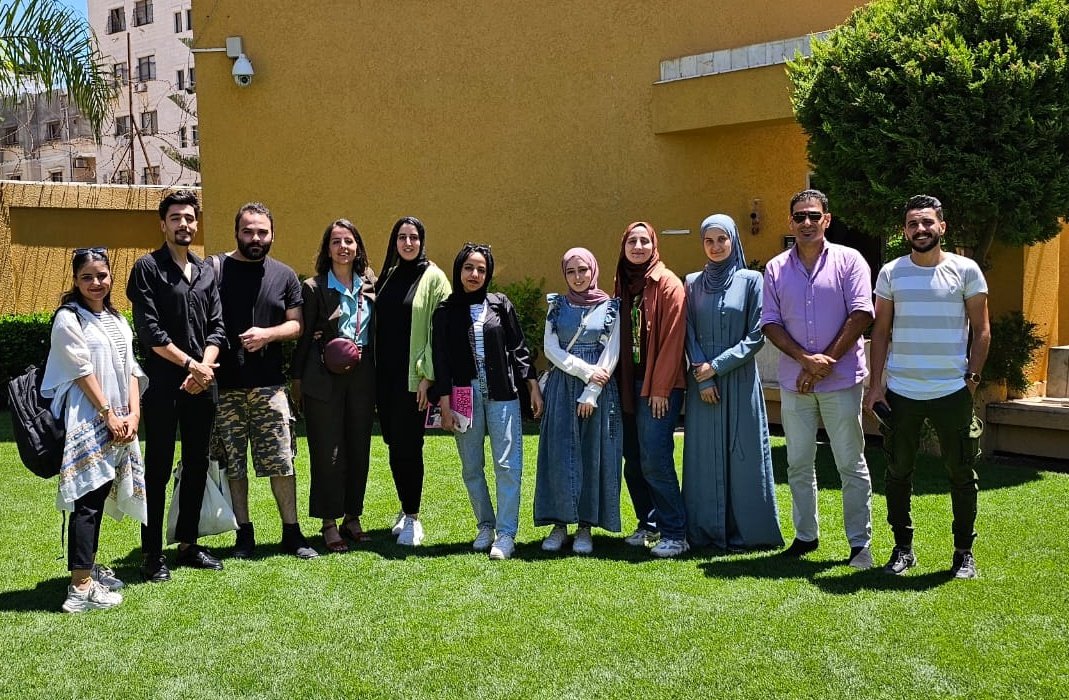 Très belles rencontres à l'<a href="/ifgaza/">Institut français de Gaza</a> hier avec la Chercheuse et Commissaire d'exposition Marion Slitine et des artistes participant aux projets Tadafuq Contemporaryart et Sahab Imaginary Museum qui sont présentés actuellement à <a href="/imarabe/">Institut du monde arabe</a>