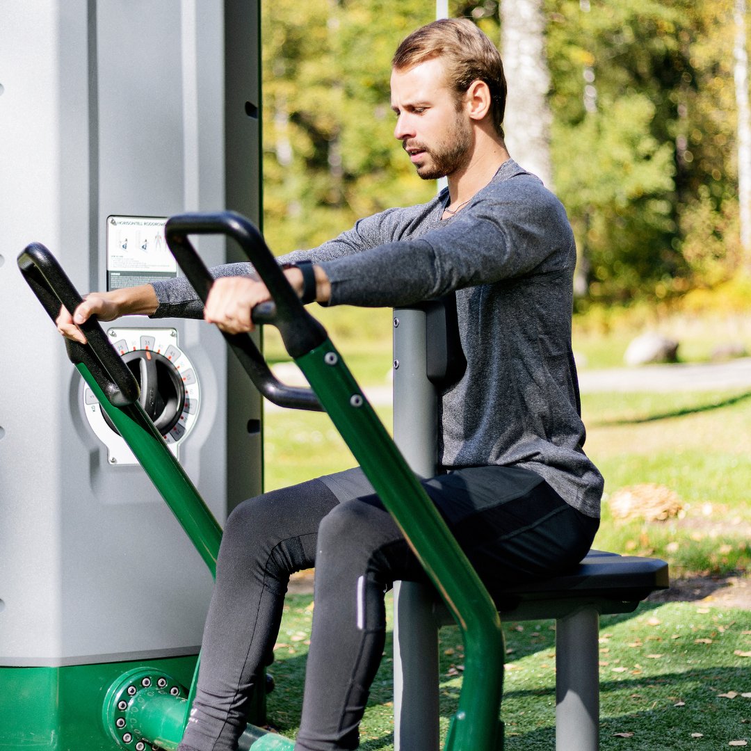 Head to Kypegården in Sweden for an unforgettable outdoor gym experience! 🤩 Located in the middle of the woods, this gym provides a great opportunity at the end of a hike 🥾 or as the main destination for an outing!
