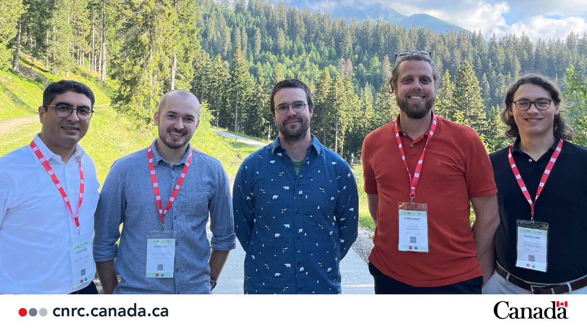 CNRC_NRC's tweet image. 5 chercheurs d’#ÉnergiePropreCNRC ont présenté des affiches lors de la toute 1re école d’été #RD20 sur la décarbonisation des systèmes énergétiques, qui s’est tenue pendant une semaine dans les Alpes françaises. ow.ly/CjGy50PvMAV #TechPropres
