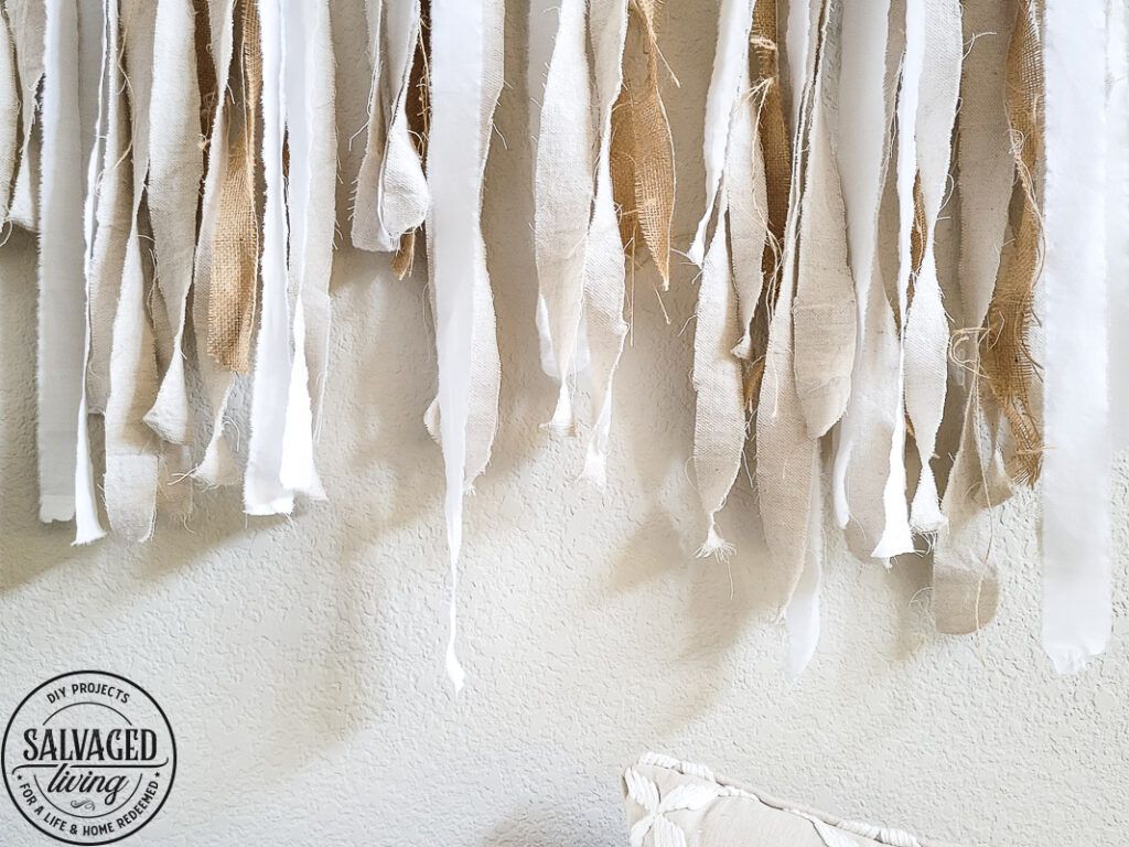 SalvagedLiving's tweet photo. I have moved this simple decor piece from house to house and room to room because I don't think I will ever get tired of it. It is so versatile, a great size, perfect for layering and just makes me happy. Here are directions for you to make your very own!  https://t.co/cYz2trTlFk https://t.co/0cct8kd3MY