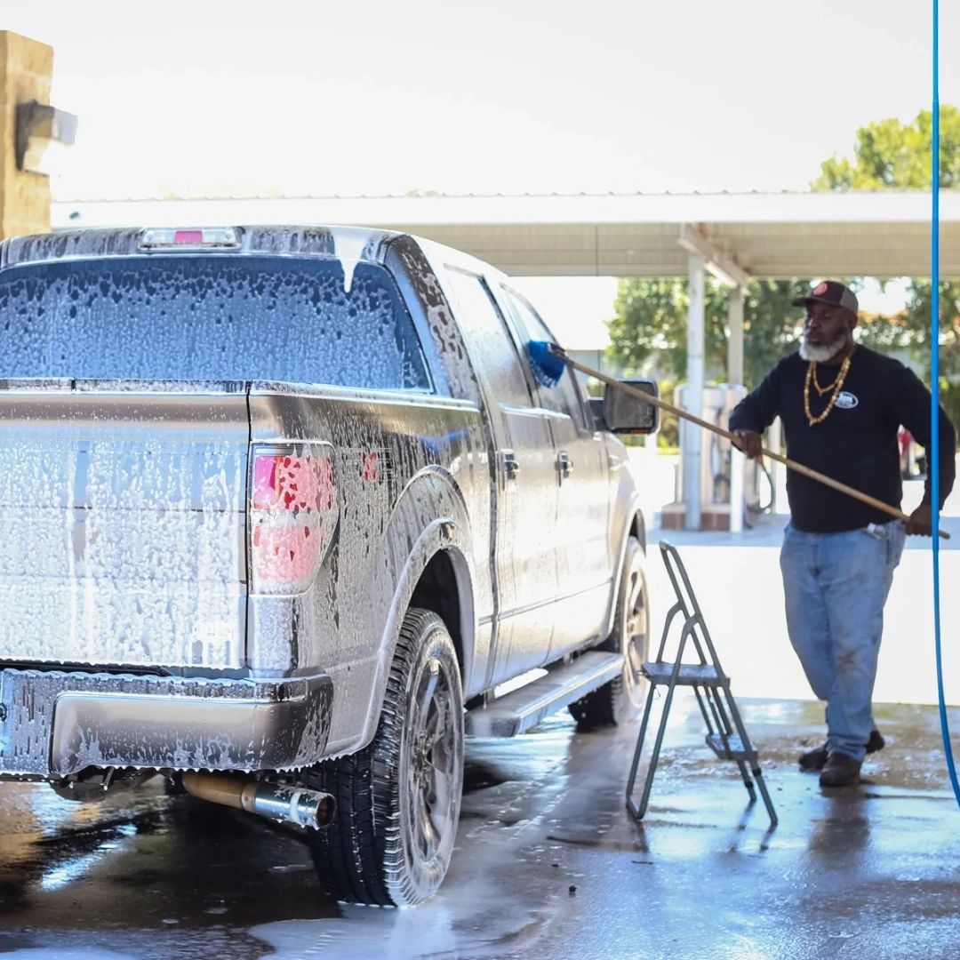 SudzCarWash76's tweet image. Say goodbye to the remnants of last week's road trip and hello to a fresh car. Our team will go above and beyond to banish dirt and grime and transform your ride into a shining beauty. #SpotlessClean