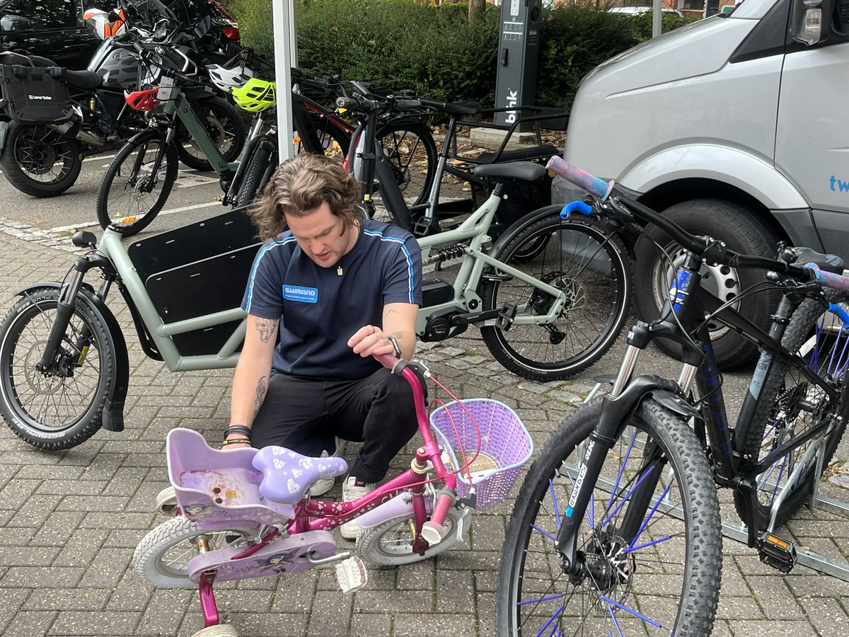 highwaycycles's tweet photo. As demonstrated by George, no repair job is too big or too small, for our expert team.
We are fully equipped to provide repairs, maintenance and servicing, on even the tiniest of models.
Come down to our store, or visit: https://t.co/UF7pPDVOFn
#CycleRepair https://t.co/OkUxRh0U2o