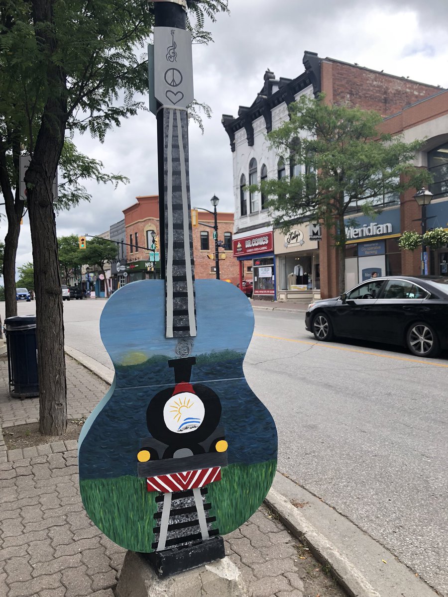 Kudos downtown Orillia for your beautiful community guitar tribute to Gordon Lightfoot #streetsalive