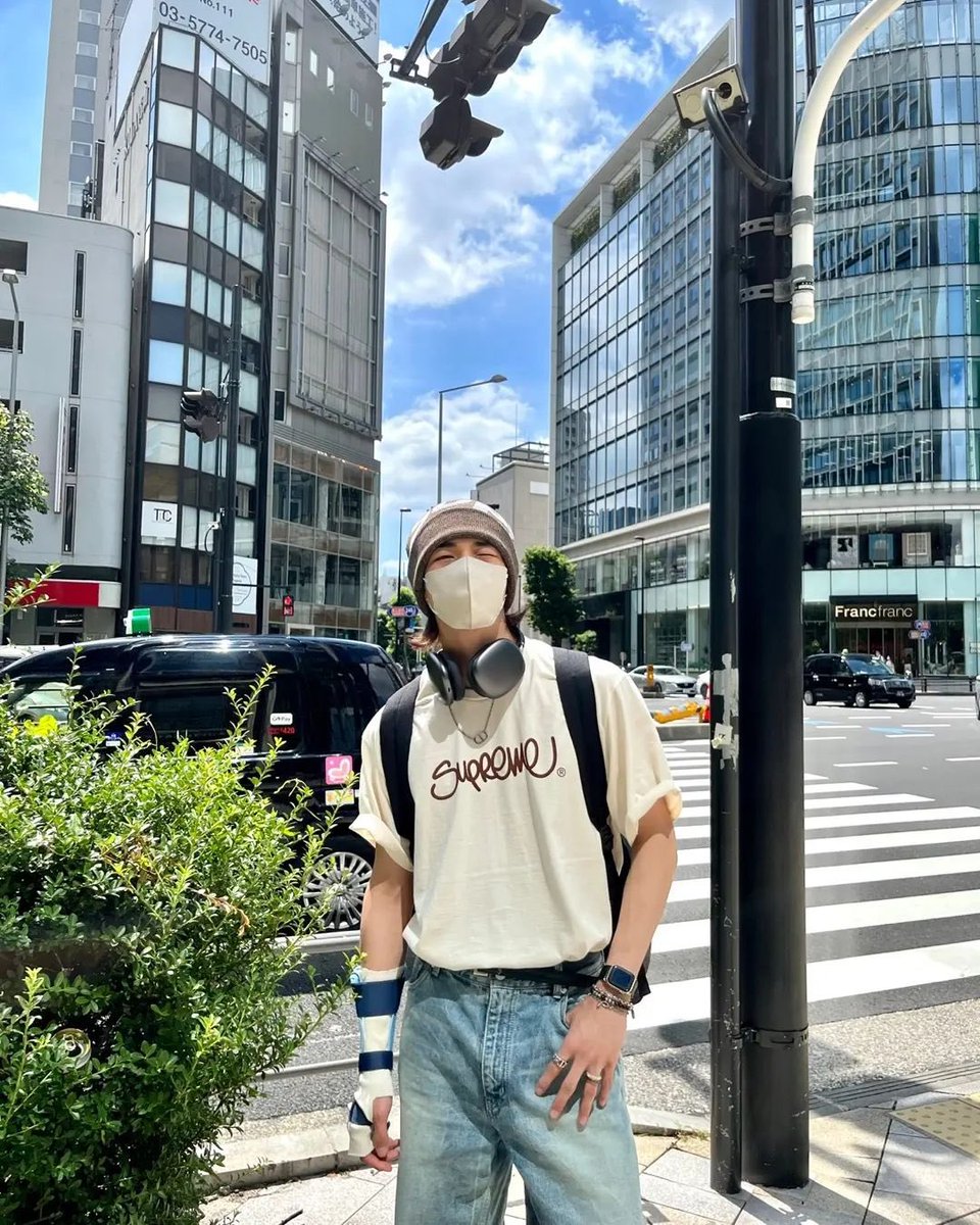 _03_20's tweet photo. 220730 10:46:22 

元気でね🤎
#lovestay #hootd

🔗 https://t.co/ZXVEaEytlA https://t.co/fecEDGWJBQ