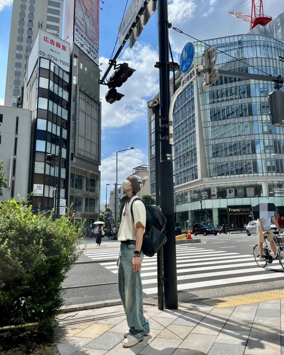 _03_20's tweet photo. 220730 10:46:22 

元気でね🤎
#lovestay #hootd

🔗 https://t.co/ZXVEaEytlA https://t.co/fecEDGWJBQ