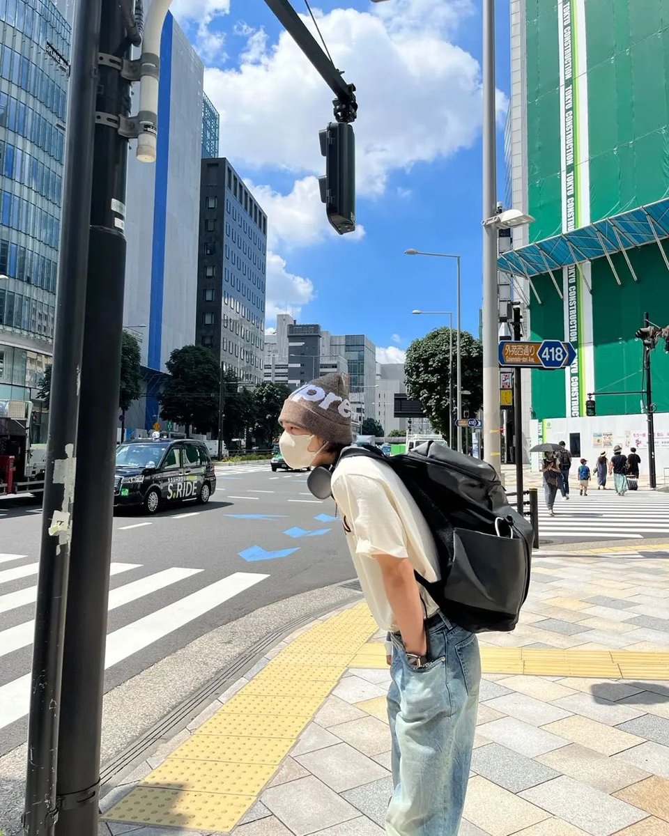 _03_20's tweet photo. 220730 10:46:22 

元気でね🤎
#lovestay #hootd

🔗 https://t.co/ZXVEaEytlA https://t.co/fecEDGWJBQ