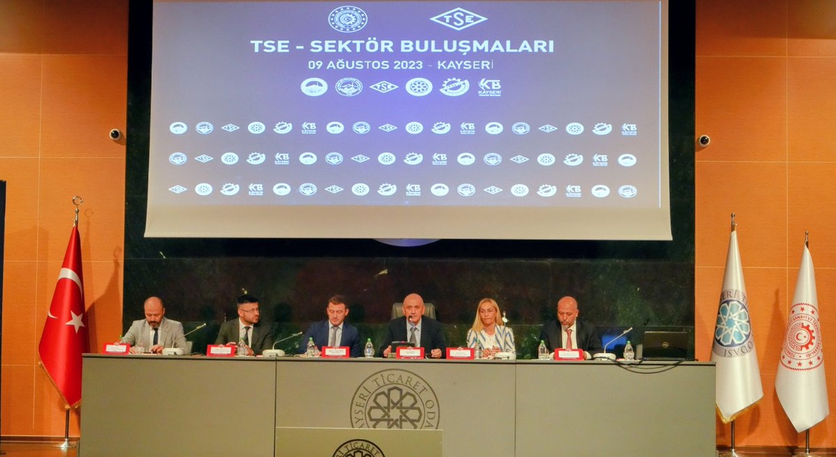 TSE-SEKTÖR BULUŞMASI KAYSERİ'DE YAPILDI 

♻️ Yeşil Dönüşümün önemine vurgu yapılan programda sanayicilere Enstitümüzün hizmet alanları ile gelecek dönemde uygulamaya alacağı projelere ilişkin bilgilendirme yaptık, sunumlar gerçekleştirerek taleplerini dinledik.