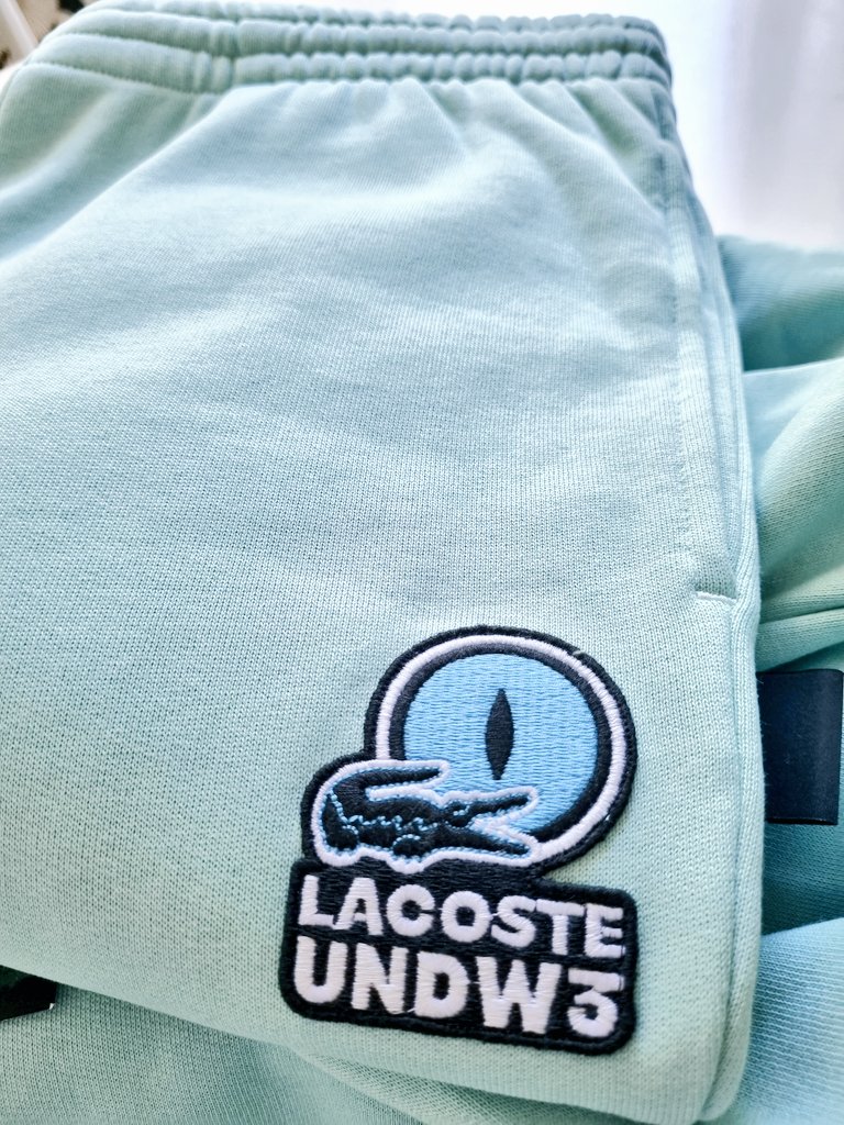 Epsylone_BTC's tweet image. Just received in only 2 days 🚀
Love that French quality
#lacoste 
#UNDW3
