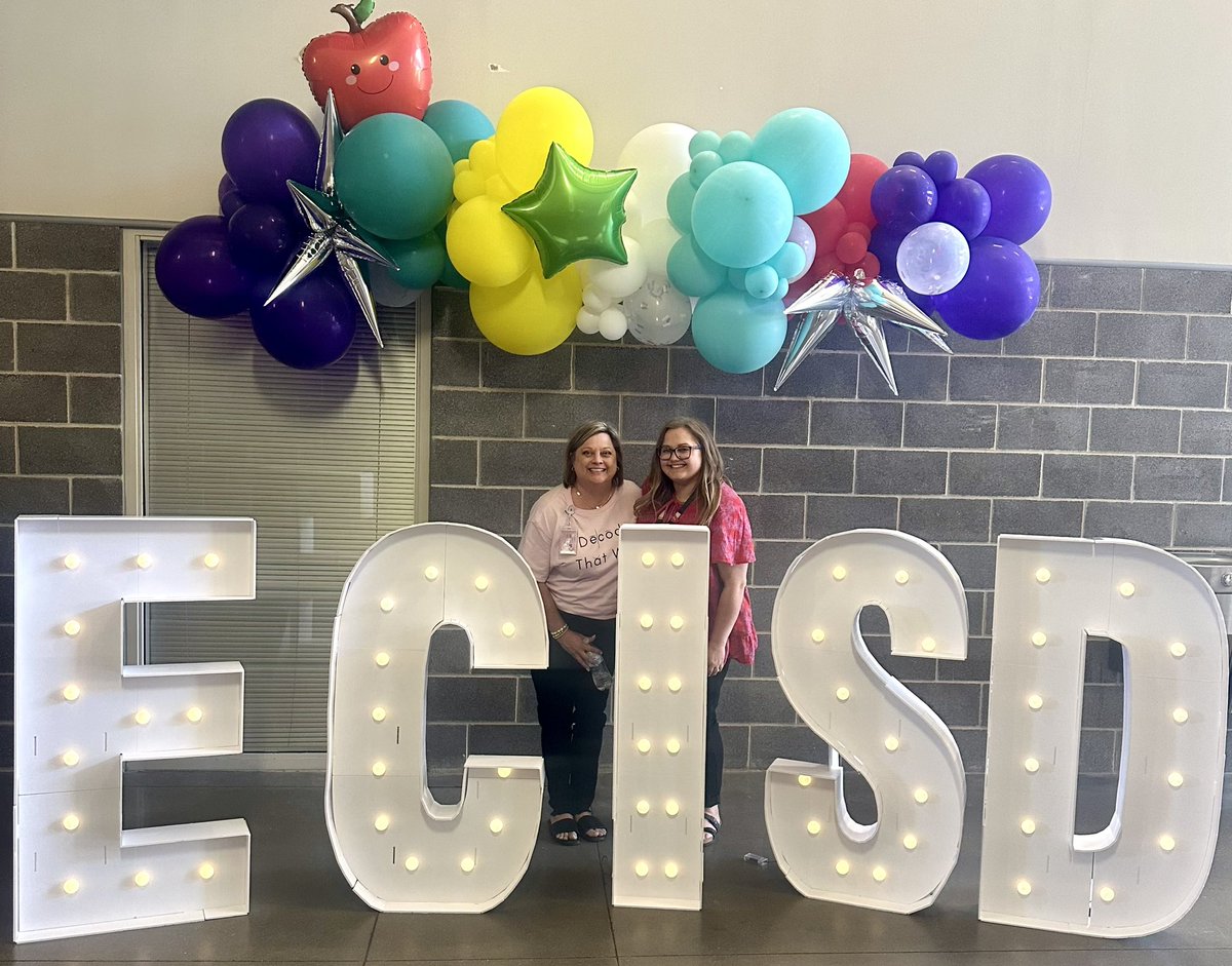 My 32nd first day of school. Kaitlyn’s 5th first day of school.  Blessed to be in a great district together! <a href="/BraddockKaitlyn/">Kaitlyn Donner</a> @ElarEcisd <a href="/PeaseMustangs/">Pease Elementary</a> #ELARimpact