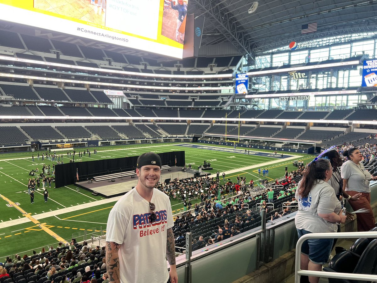 _TFitz35's tweet photo. Wait a sec, this isn’t a hockey rink 
@ArlingtonISD 
#connectArlingtonaisd https://t.co/P87p7RCdnX