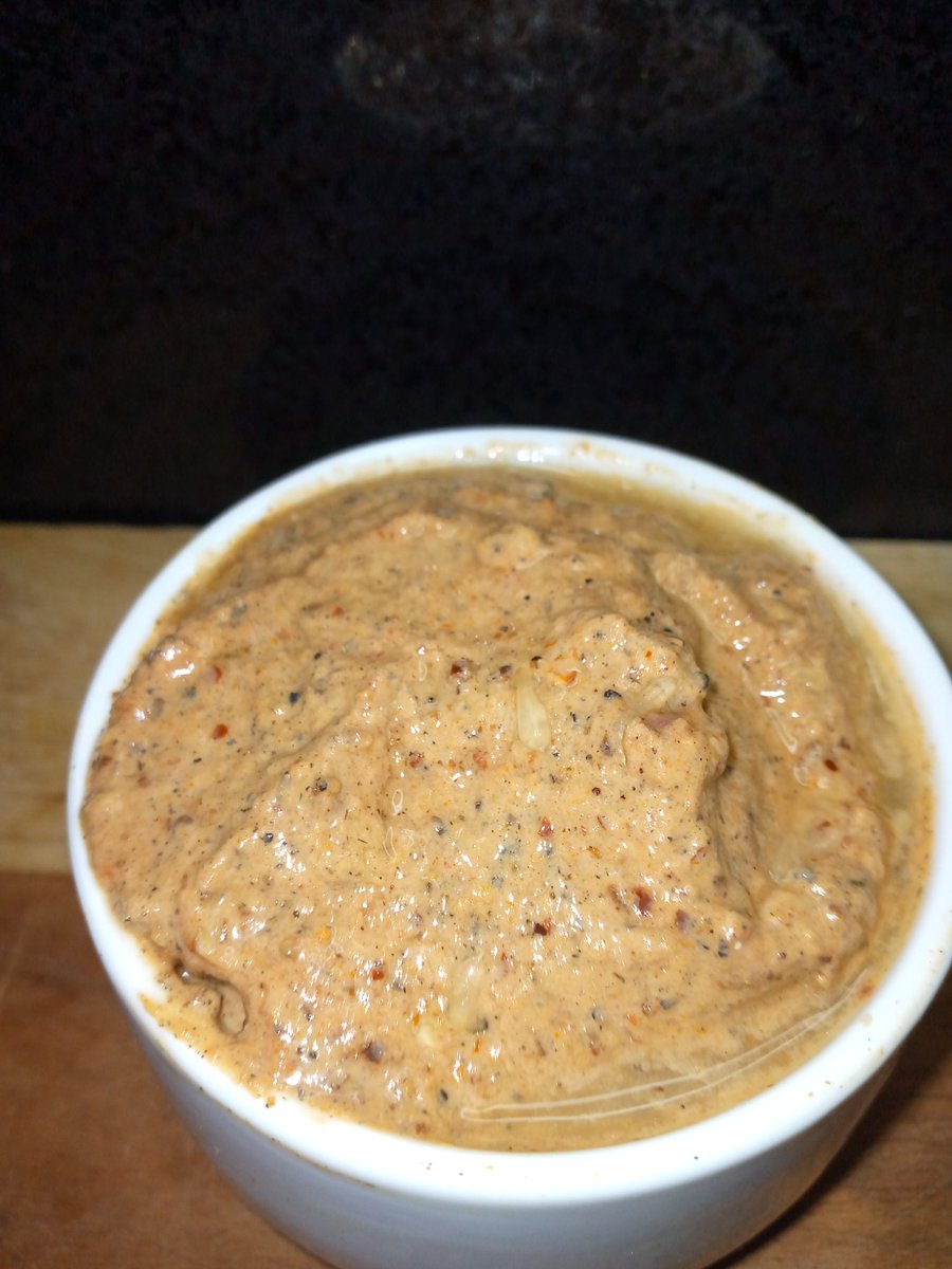 MphoMasoleng's tweet photo. Goan Chicken Xacuti: Step 2  - The curry paste on medium heat dry roast the ff:- 12 de-seed kashmiri chilli,  1&amp;1/2 tspn Pepper Corns, 12 cloves, 2inch piece cinamon, 1 tblspn poppy &amp; 2 tblsp coriander seeds, 1 star Anise, 1&amp; 1/2 coconut cup, 1 cup onion, Wow 👌#MunchWithMpho https://t.co/QMBqvrVGAD
