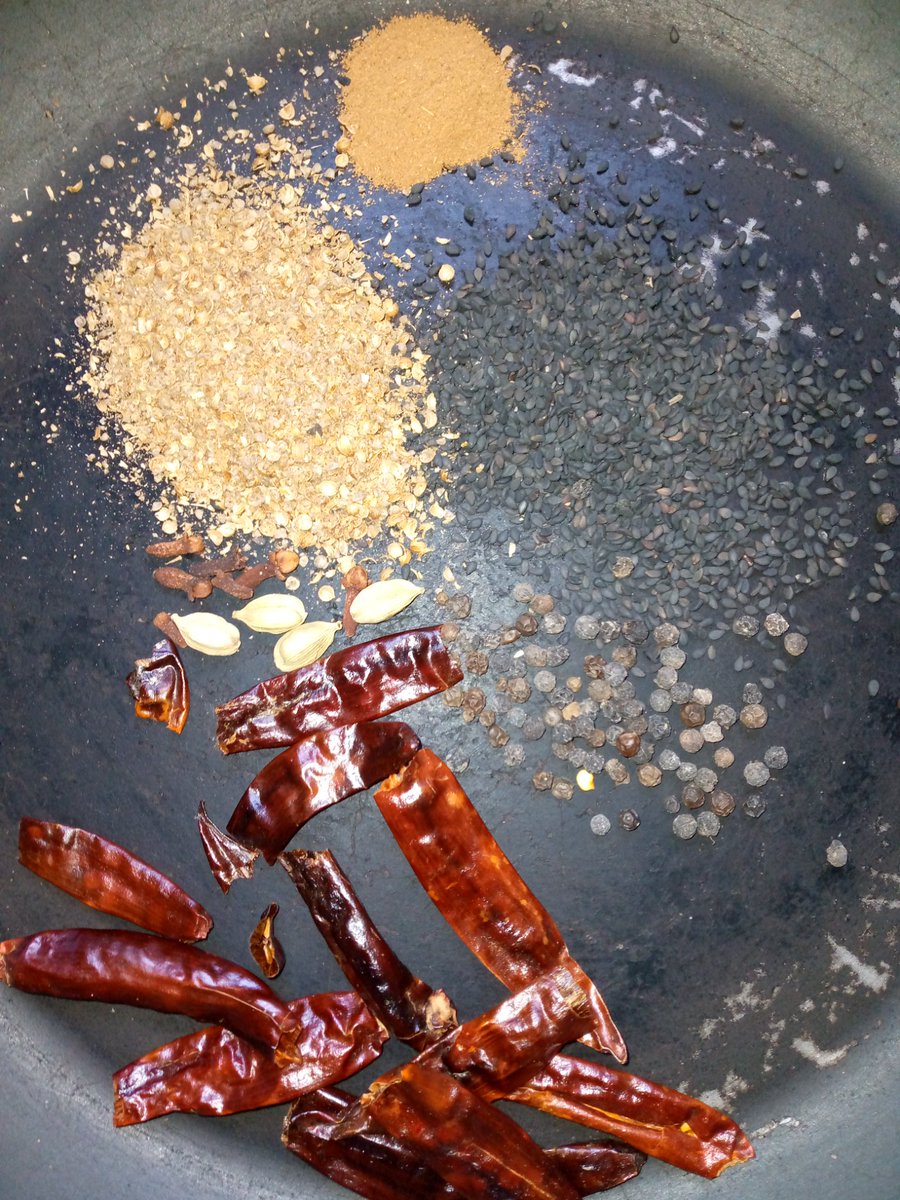 MphoMasoleng's tweet photo. Goan Chicken Xacuti: Step 2  - The curry paste on medium heat dry roast the ff:- 12 de-seed kashmiri chilli,  1&amp;1/2 tspn Pepper Corns, 12 cloves, 2inch piece cinamon, 1 tblspn poppy &amp; 2 tblsp coriander seeds, 1 star Anise, 1&amp; 1/2 coconut cup, 1 cup onion, Wow 👌#MunchWithMpho https://t.co/QMBqvrVGAD