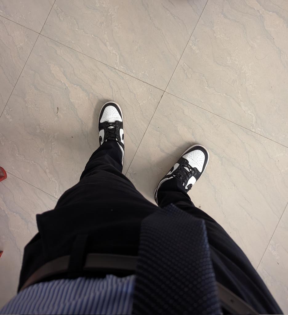 prasu697's tweet photo. You see it's not like I don't want to go to class but it's just that I am too lazy to walk up the hill. https://t.co/6ncHTAXQ5G