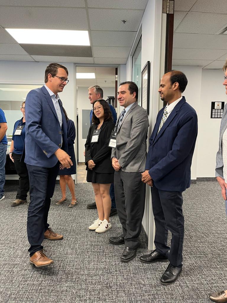 Delighted to meet with Ontario Minister of Labour, Immigration, Training and Skills @MonteMcNaughton and discuss occupation-based interventions and develop support to improve #workplacehealth in the #skilledtrades @behdin @osot_UofT @uoft