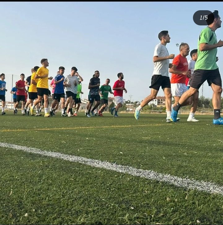 ElRinconModesto's tweet photo. 🚨 PRIMERA DIVISIÓN EXTREMEÑA | NUEVO ENTRENO

🗣️ El @CPOLIVA, volvía en el día de ayer a los entrenamientos, para preparar la nueva temporada 2023/2024 https://t.co/6Ow7nlnEpp