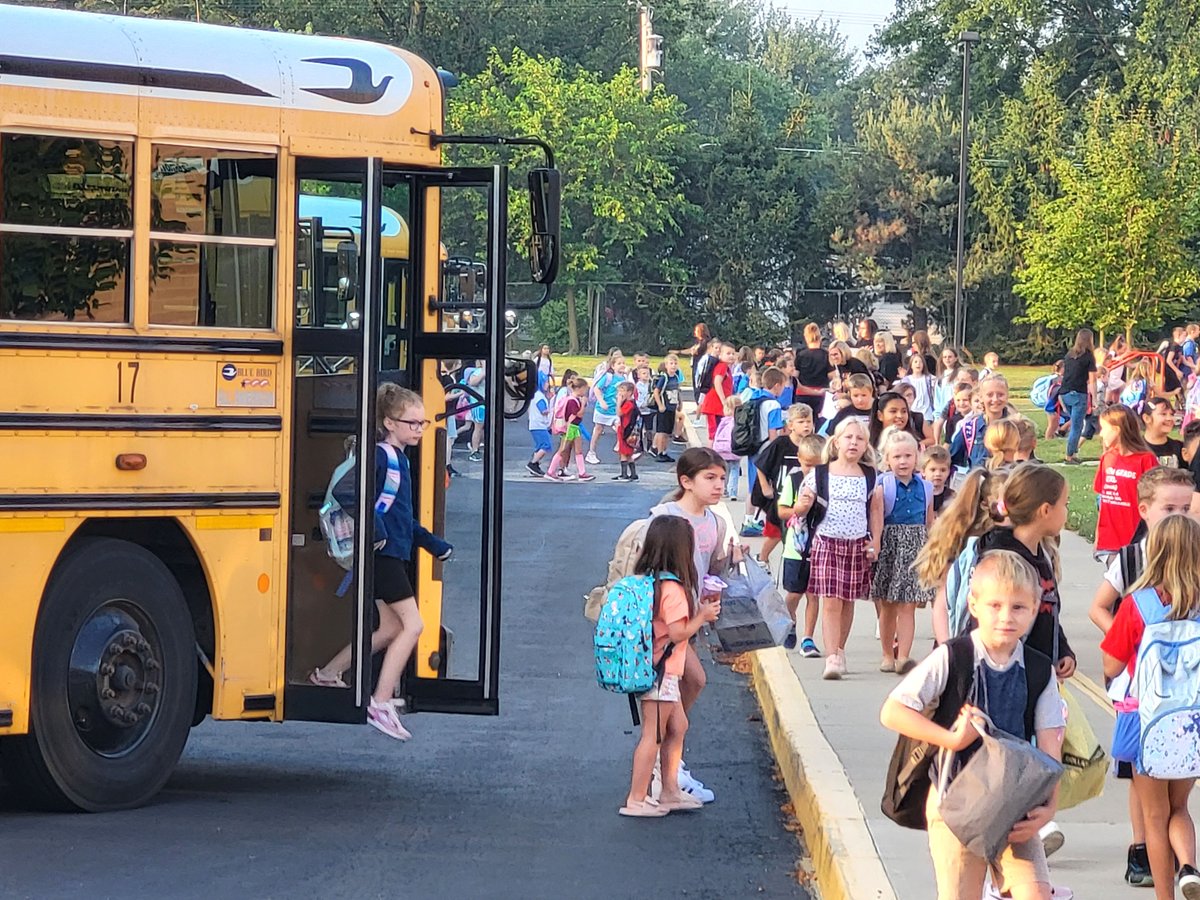 BHMSDnews's tweet photo. The 2023-2024 school year is officially in session for the Bluffton Tigers! #BHMSD #oneBluffton #Back2BHMSD https://t.co/MpokEiXLod