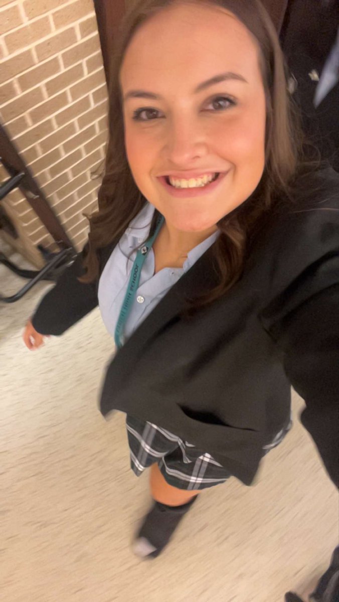 ProducerRondaK's tweet image. Mini Morelands 
First Day of School 
#FriarFamily 
Senior Year for #MollyKay 
Junior Year for Christian 
Let’s do this @BishopLynch !!!
🖤🤍🖤🤍
#FriarsForever