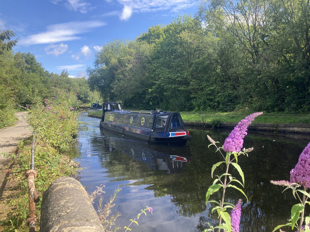 doristhehat's tweet photo. Wonderful wander along the Sheffield & Tinsley Canal this morning . Tricky manoeuvres at Lock 10 💙@CanalRiverTrust @CRTYorkshireNE @sheffield_canal #LifesBetterByWater https://t.co/0Wss47rzsH