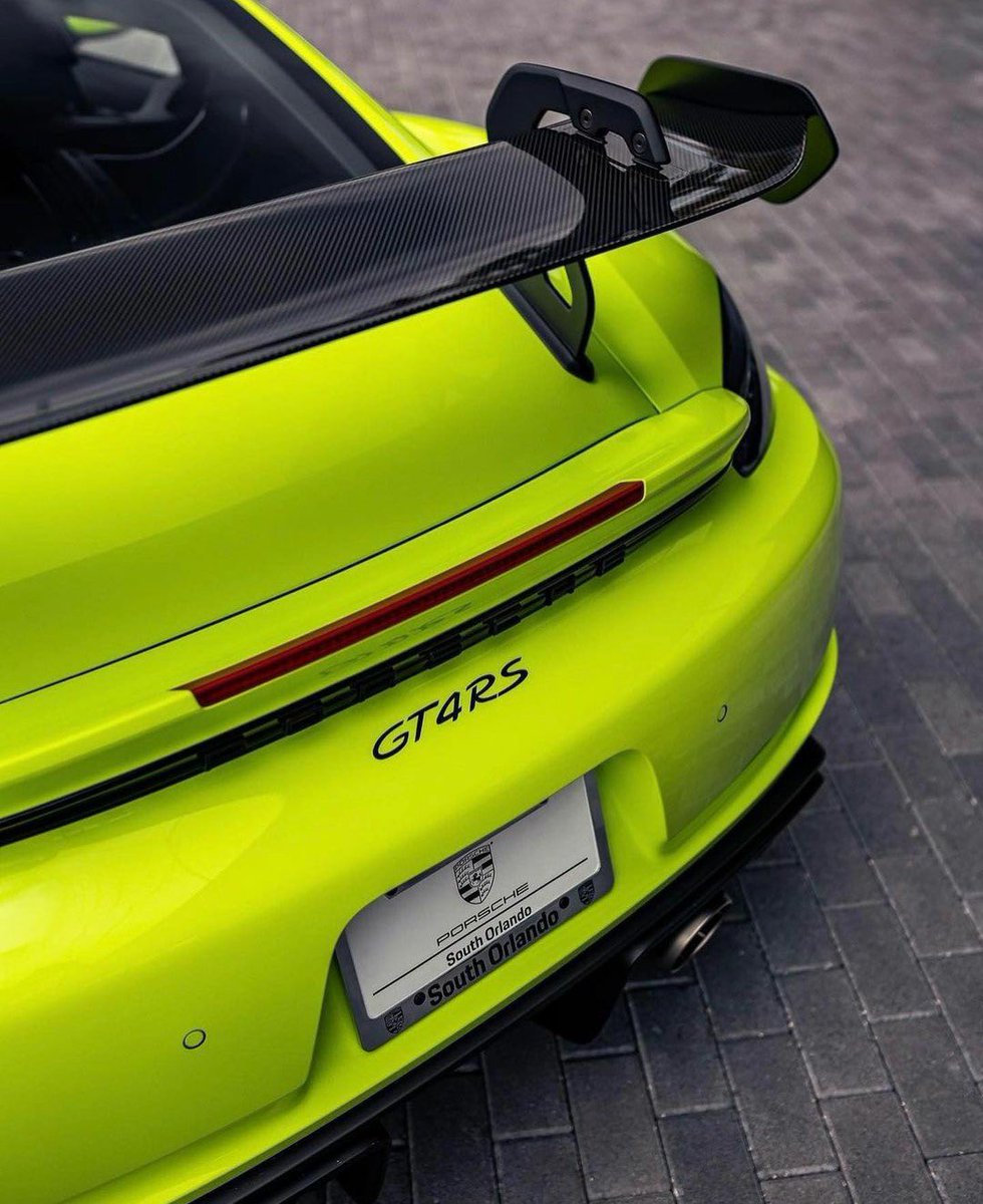 Porsche Club tweet media