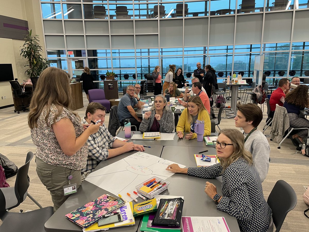 Park Hill new teachers discussing WICOR and sharing great ideas! #AVID <a href="/ParkHillSchools/">Park Hill Schools</a> #parkhillrocks