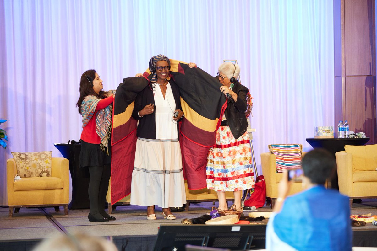 Winnie_Byanyima's tweet image. The struggles to end the inequalities that #indigenous people face, must also be our struggles. Let’s fight together to decolonize the HIV response, to end discrimination &amp;amp; inequalities, and to end AIDS.

On this #IndigenousDay, let’s show our solidarity.

#WeAreIndigenous