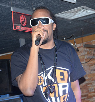 FreshWine6's tweet photo. Nkowoola bana Uganda mwe jemuli ate nga mbategeza nga 02.09.2023 @naviomusic agenda kubera ngayimba livu ku Stage Awo kukasozi ka SHERATON 📍 banaffe tubasaba mujje mubunji tumuwagile ngajaguza emyaka Abbiri ngayimba 📍
#GigGuideDaily🔥🔥🔥
#20YearsOfNavio https://t.co/s6zQSu0BUK