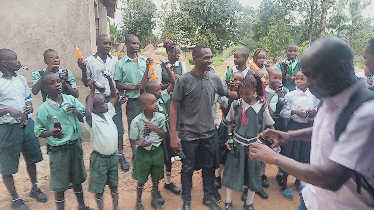 nyabera_CA's tweet photo. Happy spending time with @MashinaniESI @Vincentmuhavi to support these jewels from Friends School for the deaf Givavei who will be representing Western Region during Music competition at Dedan Kimathi. As an organisation, empowering young talents is at the Heart of our initiative https://t.co/LiMkN1Zsfd