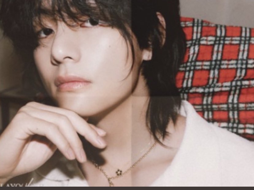 hexo441's tweet photo. "LOVE ME AGAIN MV OUT TONIGHT"
Let’s gooooo Kim Taehyung Love Me Again is out💃🙇🏻‍♂️ https://t.co/1nizZFkxxr