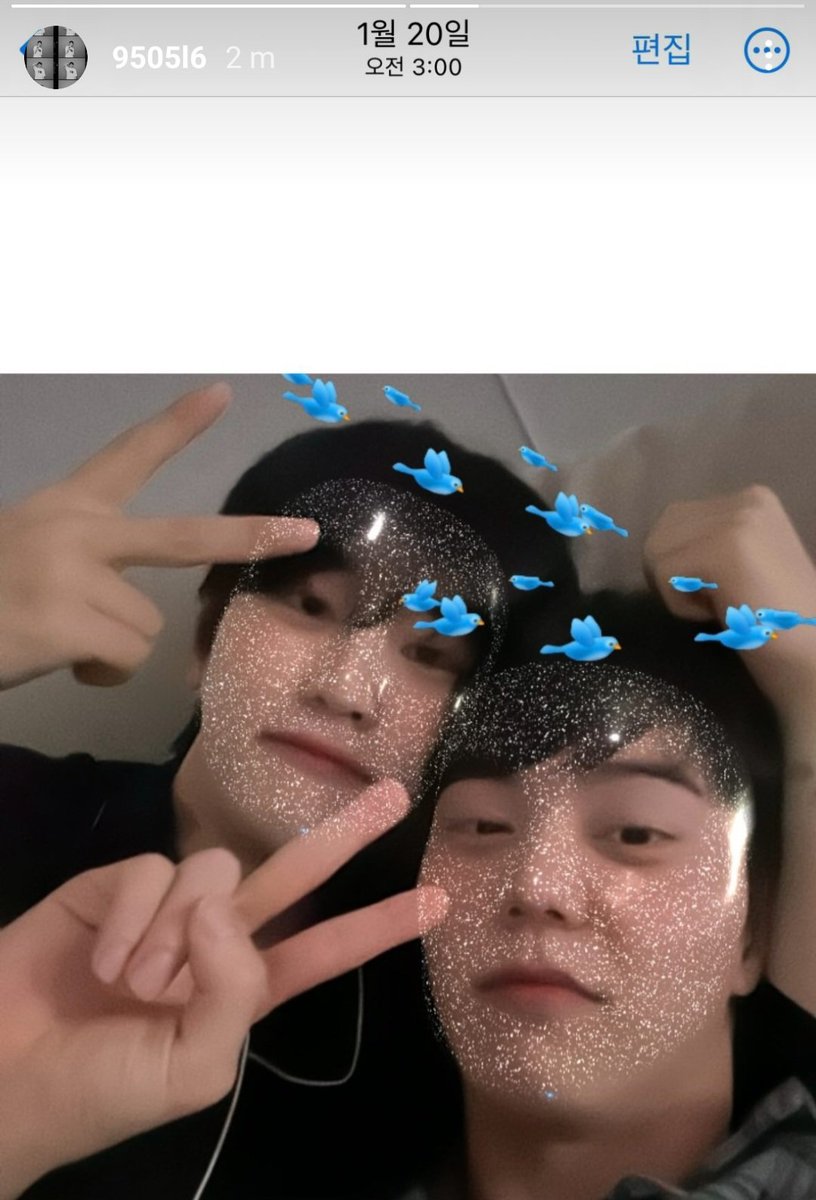 g_gilgrace's tweet photo. Junseong ig story updates
a lovely couple. pajama dress love it❤️🥰
#HisMan2 #junseongho #Junseong #Seongho #teamroommates #kbl #lovewithrespect #loveisnogender
#blcouple #lovemen https://t.co/sEFP6X1i49