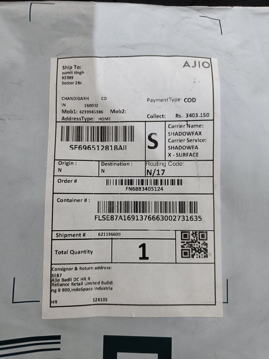 Sumit6239's tweet photo. Order id - FN6883405124
I ordered a Puma Track Suit from @AJIOLife worth Rs - 3403 and on 9th August the product was delivered but i received only a Puma track Paints not my full track suit (Upper was missing in my order) so plz sort out my concern asap.. https://t.co/33mcGcPbc2