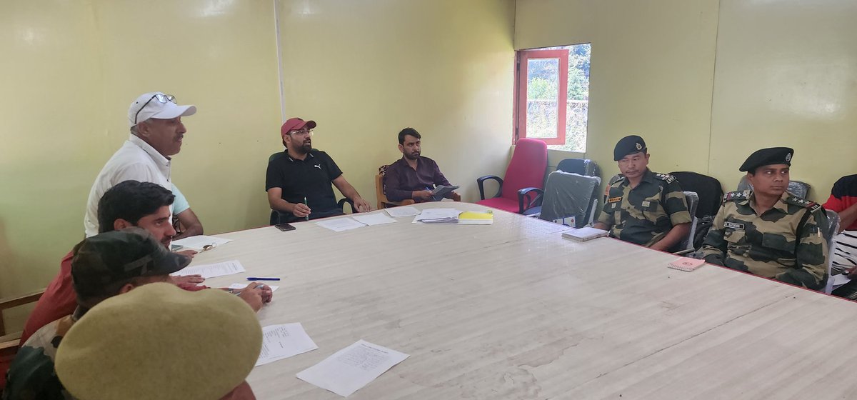 Ovais__Wani's tweet photo. .....
Review Meeting wrt celebration of 76th Independence Day ##Tehsil HQrS Boniyar##Timming for hoisting##National Flag##all Govt Offices ##07:30 am ## Main Venue (Govt Boys Higher Secondary School Boniyar)##09:05am## https://t.co/MFECPMmBHx