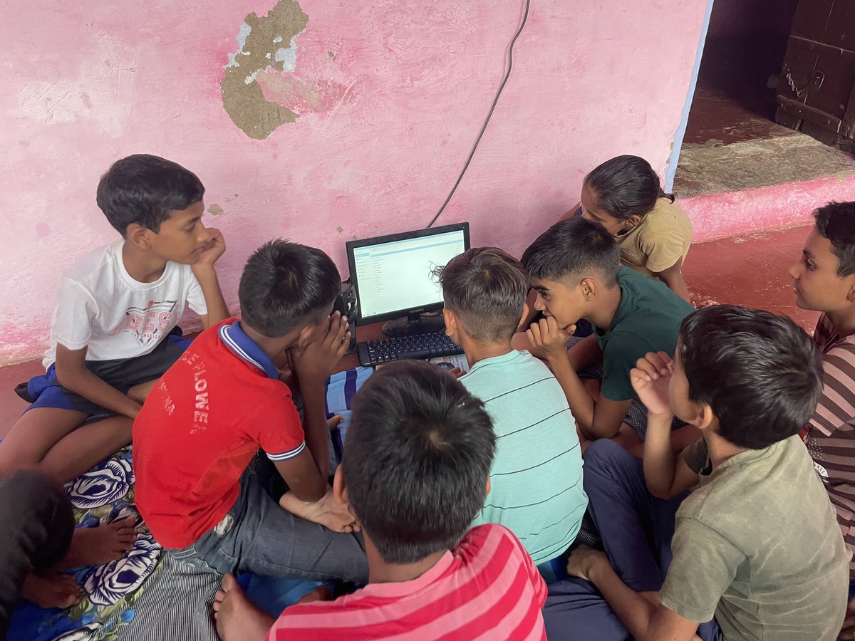 vas_raspberrypi's tweet image. Day 1 at Dausa, Rajasthan India 🇮🇳 
Smiles, hopes and excitement for non-stop learning! My feelings everytime I go for field visits facilitated by @Pratham_India 
8 @CodeClubGlobal within one village is no joke, congratulations to everyone involved! Can’t wait for Day 2! 💚