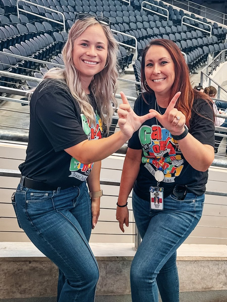 gonzalez_chan's tweet photo. Wrangler ready for #ConnectArlingtonISD @TBWilliams_ES https://t.co/7lGTF2Zlp5