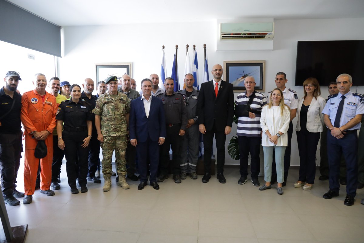 DefenceCyprus's tweet photo. Θερμές ευχαριστίες στα πληρώματα των 🇮🇱 Ισραηλινών αεροσκαφών που συνέβαλαν σημαντικά στην επιχείρηση κατάσβεσης των πυρκαγιών στην ορεινή Λεμεσό.
Η αλληλεγγύη μεταξύ των χωρών μας αποδεικνύεται στις δύσκολες στιγμές. https://t.co/sm1ozj4Xu7