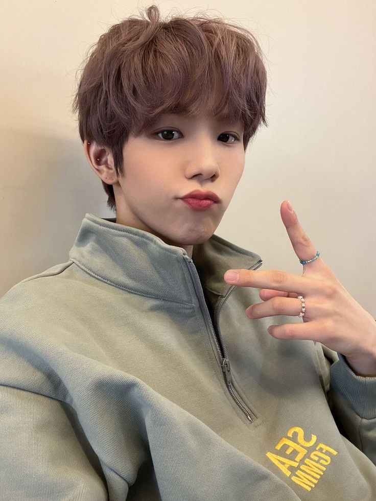 RiizeKafe's tweet photo. ☕
Kimden: 🤫
Kime: @wyukheissues

Not 💌: sn bn shotaro yemek??😽😽 https://t.co/XpHOx3pFNr