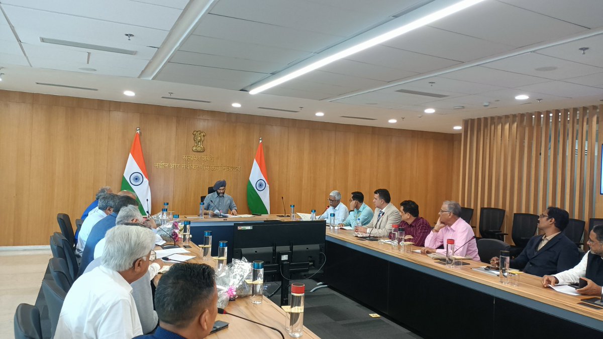 mnreindia's tweet photo. Shri Bhupinder S Bhalla, Secretary, MNRE chaired a meeting with the Small Hydro Power Developers to discuss various issues concerning implementation of Small Hydro Power (SHP) projects today in New Delhi.
1/2
#SmallHydro #HydroPower #RenewableEnergy #SmallHydroProjects https://t.co/SUmb47OvhX