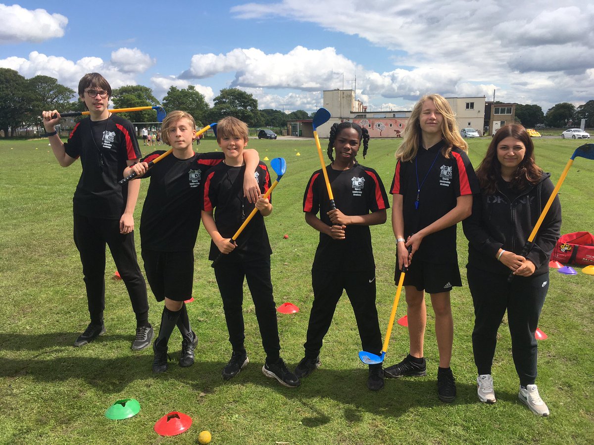 crombie74's tweet photo. The @sheffieldfc Sports Leadership Academy Tri-Golf Day!

Cracking day, brilliant sessions delivered to the Junior Activity Camp children and a chance to just drive a few balls in to the distance! ⛳️ 

#TheWorldsFirst https://t.co/UJw7Qsdxus
