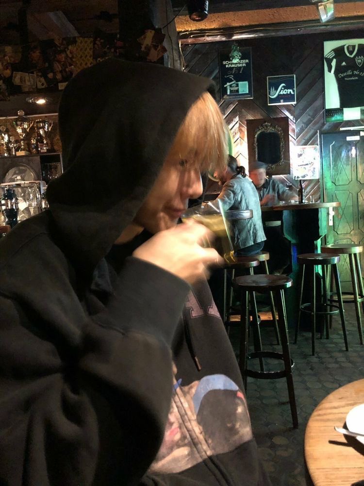 Imckdrbsl26's tweet photo. 내가 좋아하는 이민혁 사진 모음 📂😻 https://t.co/NzVk1HsAVS